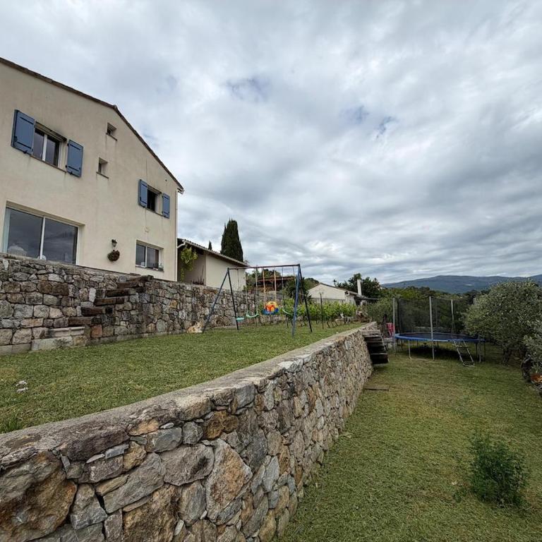 Maison familiale Valbonne 5min à pied du village - Villa - 25
