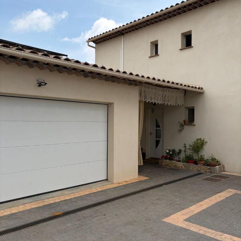 Maison familiale Valbonne 5min à pied du village - Villa - 22
