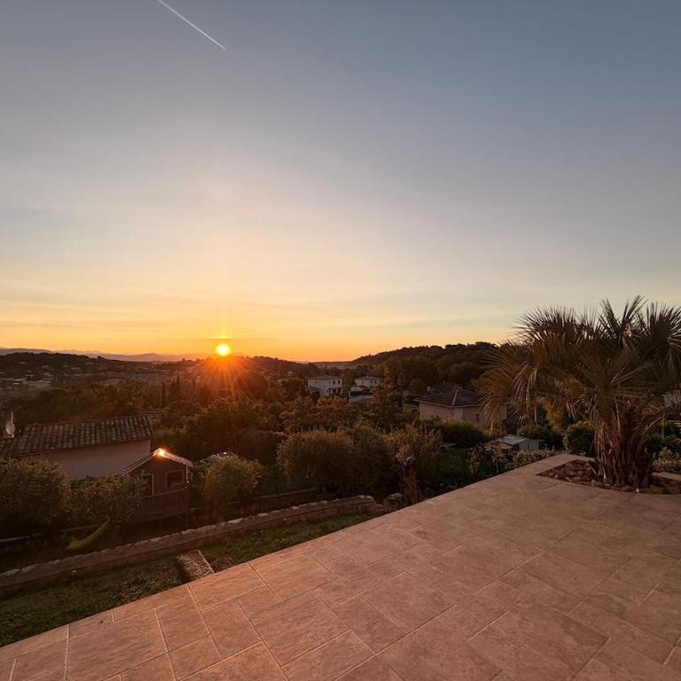 Maison familiale Valbonne 5min à pied du village - Villa - 16
