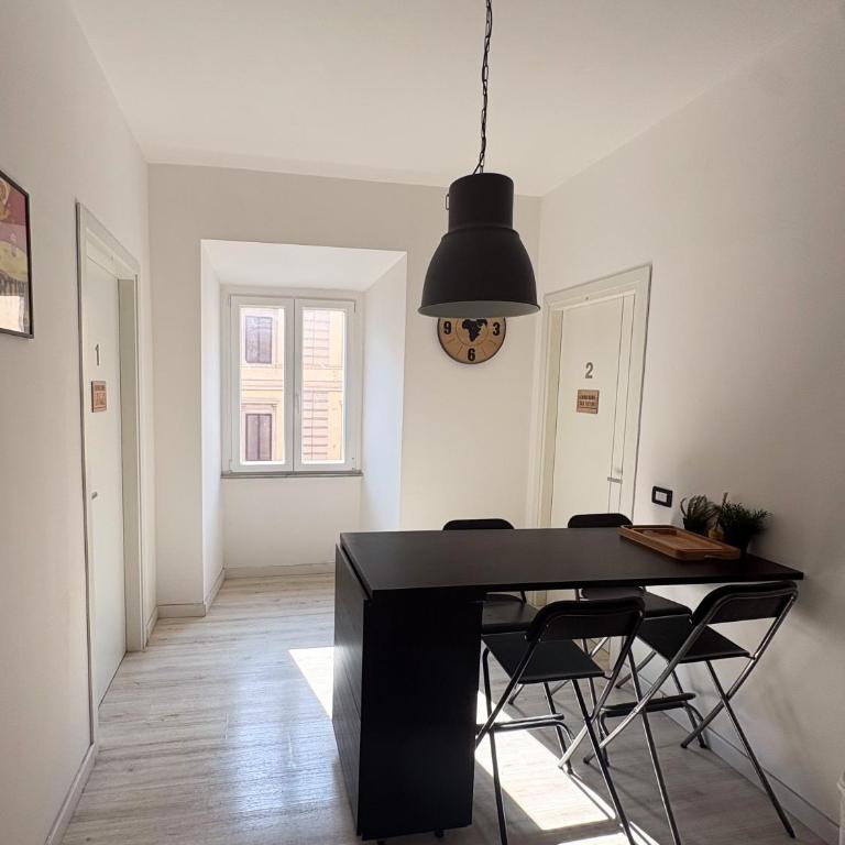 Living Rome - Double Room with Private Bathroom - 12