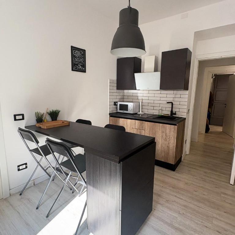 Living Rome - Double Room with Private Bathroom - 13