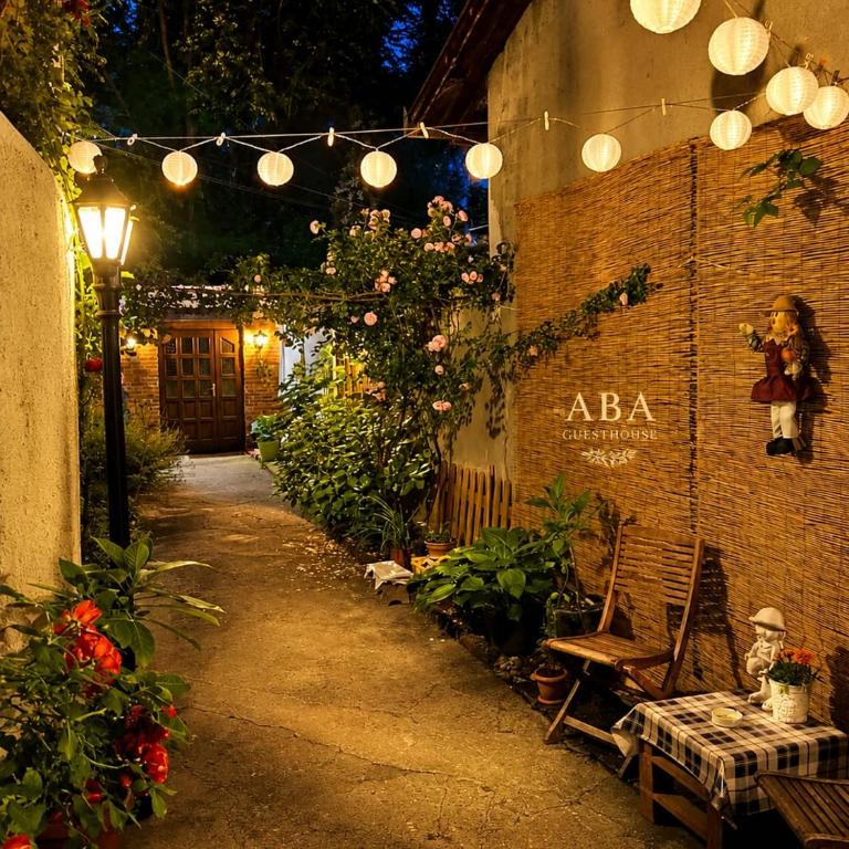 ABAGuesthouse - Dvokrevetna Soba s Bračnim Krevetom s Pogledom na Vrt - 3
