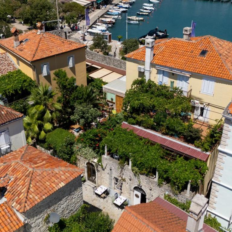 La Porta - Old Town, Budva - Three-Bedroom Premium Apartment with Balcony - 2