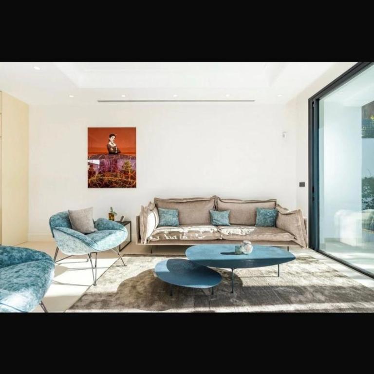 Villa de diseño moderno con piscina - Villa con piscina privada - 9