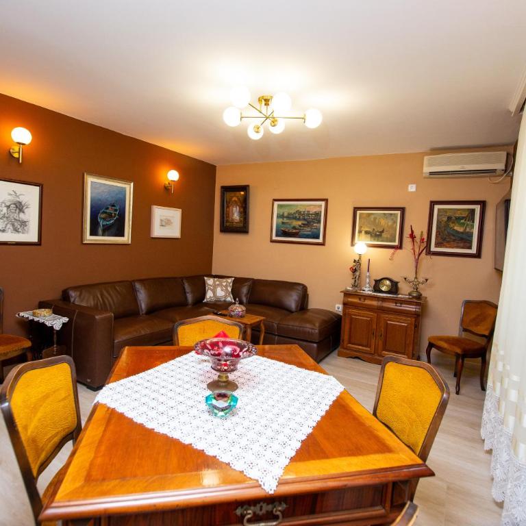 La Porta - Old Town, Budva - Three-Bedroom Premium Apartment with Balcony - 10