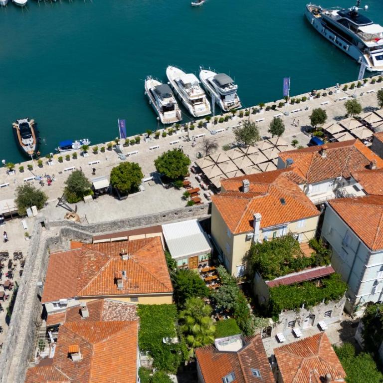 La Porta - Old Town, Budva - Three-Bedroom Premium Apartment with Balcony - 3