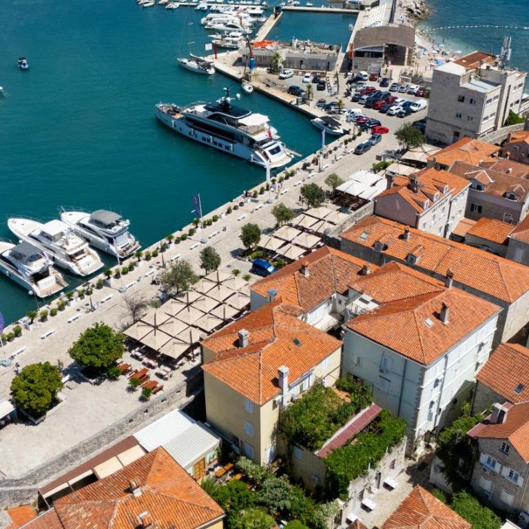 La Porta - Old Town, Budva - Three-Bedroom Premium Apartment with Balcony - 4