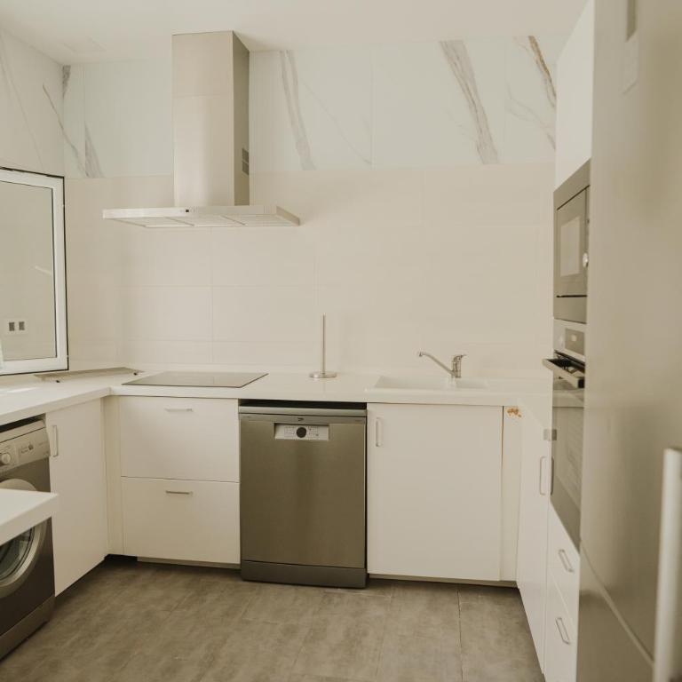 Villa Los Gallos - Three-Bedroom Home - 14