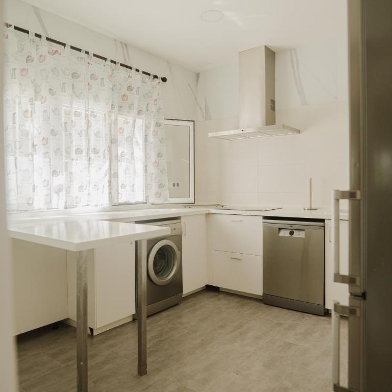 Villa Los Gallos - Three-Bedroom Home - 15