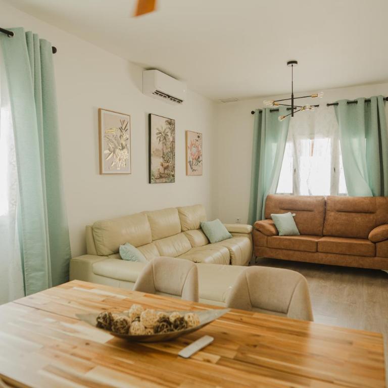 Villa Los Gallos - Three-Bedroom Home - 8