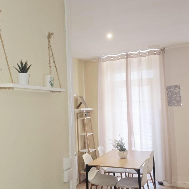 Studio - Quartier des Halles avec Parking - Appartement 1 Chambre - 4