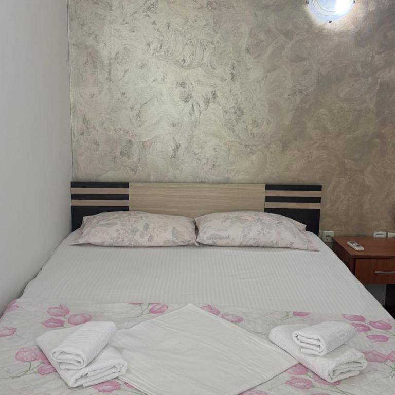 Apartments Jori - Studio with Balcony - 8