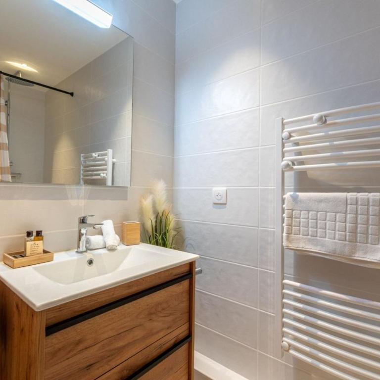 Beautifully Renovated 2 Bed Apartment - Arc 1950 - Refuge du Montagnard - Appartement - 14