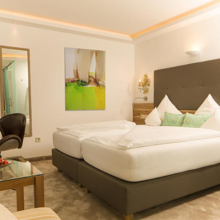 Hotel Neuhaus - Superior Doppelzimmer - 4