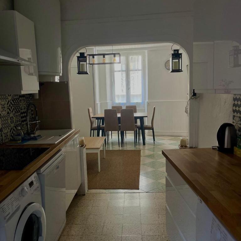 Charmant - Appartement 2 Chambres - 13