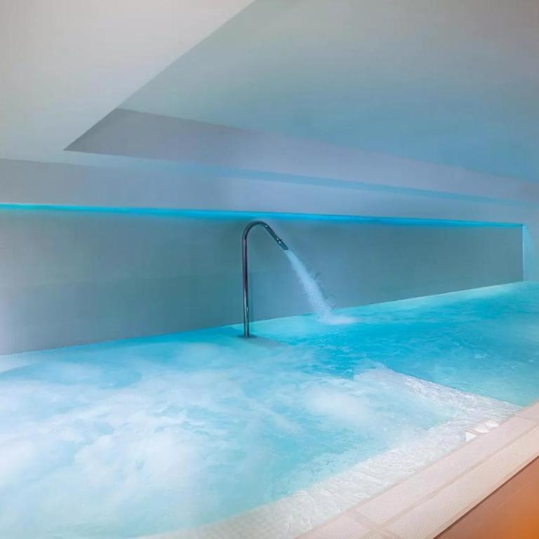 Hôtel Montaigne & Spa - Cannes Centre - Chambre Double ou Lits Jumeaux Classique avec Accès Gratuit au Spa - 8