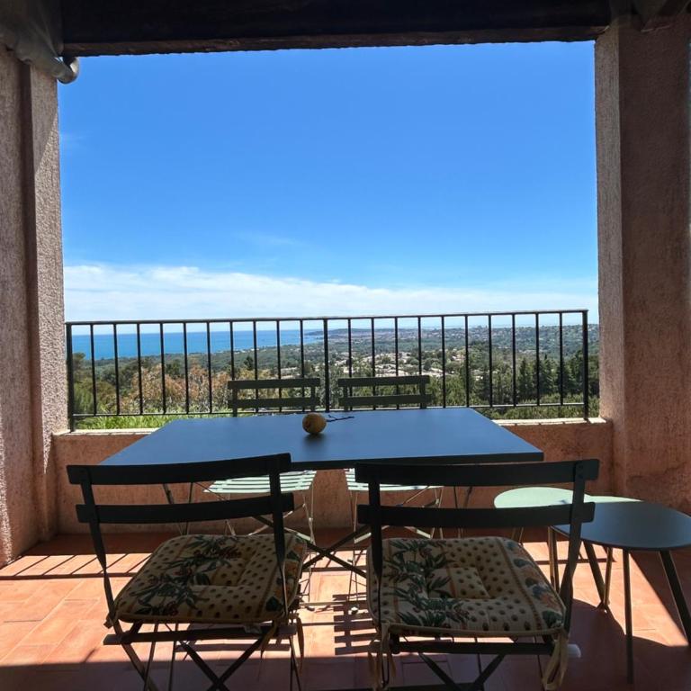 Apartment with sea view in Provence, private residence Les Hauts de Vaugrenier - Appartement 1 Chambre - 3