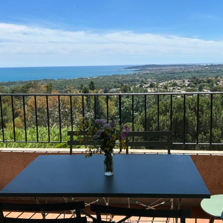 Apartment with sea view in Provence, private residence Les Hauts de Vaugrenier - Appartement 1 Chambre - 23