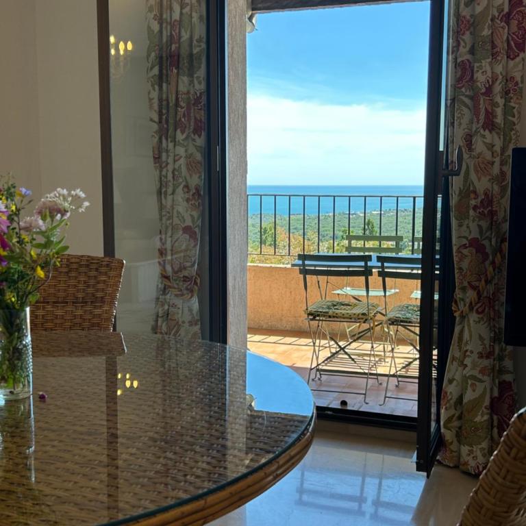 Apartment with sea view in Provence, private residence Les Hauts de Vaugrenier - Appartement 1 Chambre - 30