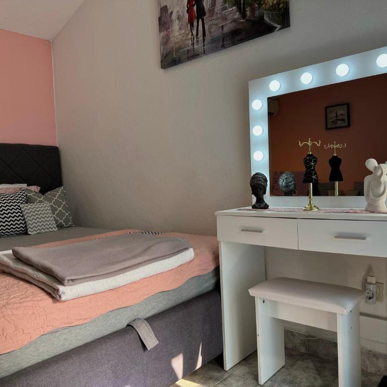 MAXIM AZURE RESIDENCE Waterfront ApartHotel - Apartman sa 1 Spavaćom Sobom, Pogledom na More i Balkonom - 15