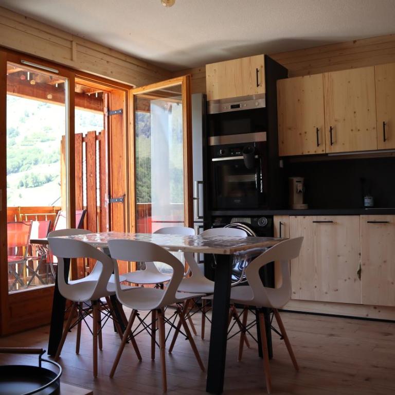 Appt Cosy Vue Montagne & Piscine - Le Darineli - Appartement 2 Chambres - 42