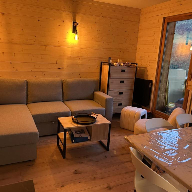 Appt Cosy Vue Montagne & Piscine - Le Darineli - Appartement 2 Chambres - 85