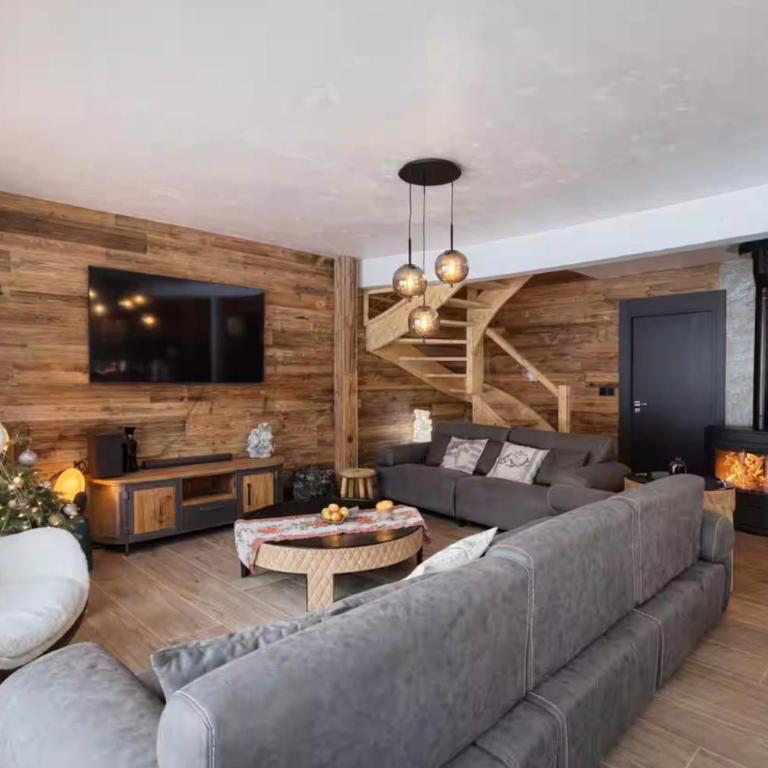 Chalet Chalentina : Chalet de charme neuf aux Portes du Soleil - Maison 5 Chambres - 2