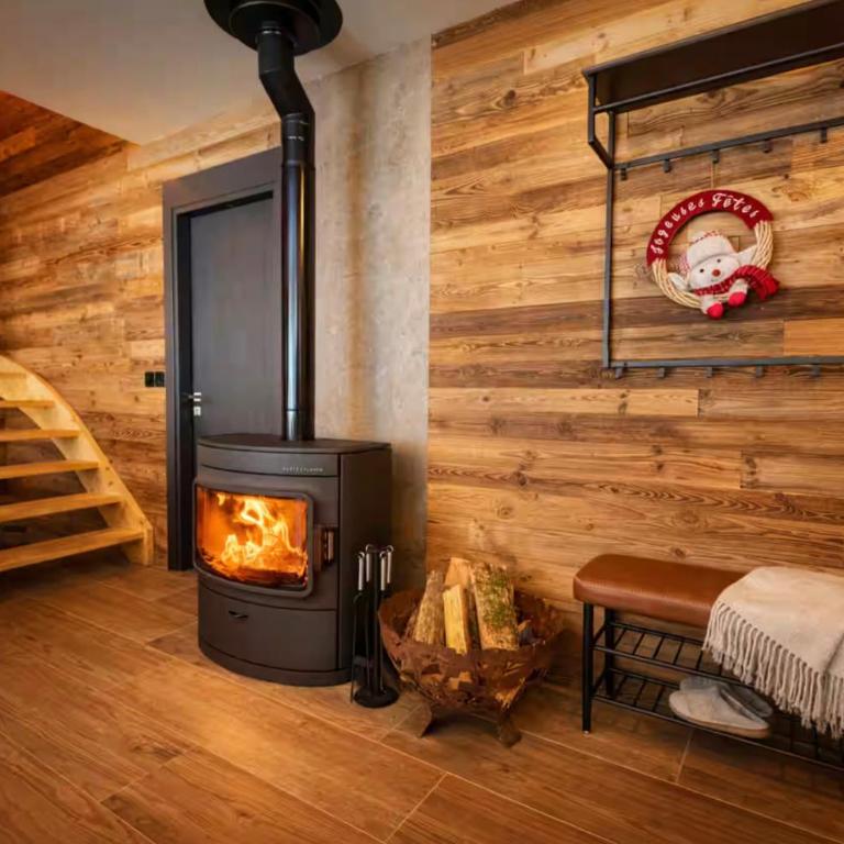 Chalet Chalentina : Chalet de charme neuf aux Portes du Soleil - Maison 5 Chambres - 10