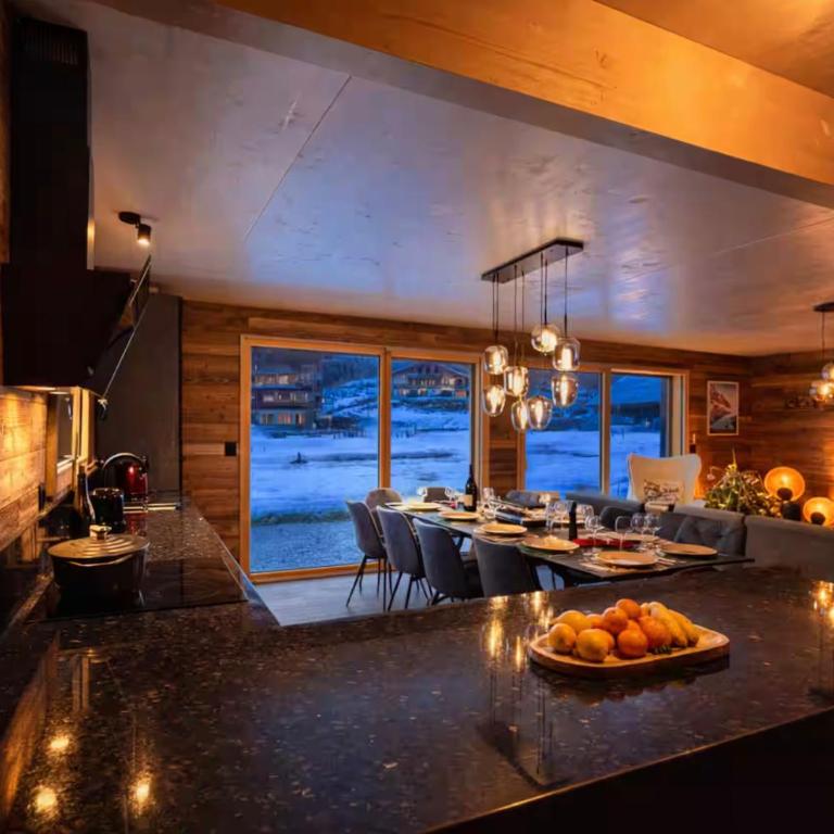 Chalet Chalentina : Chalet de charme neuf aux Portes du Soleil - Maison 5 Chambres - 9