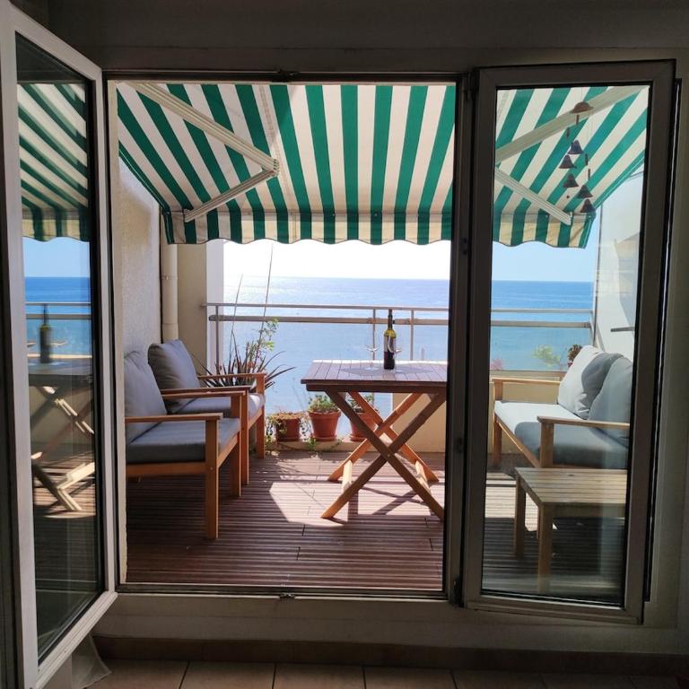 Seafront 2-bedroom duplex with lovely terrace - Apartment mit 2 Schlafzimmern - 14