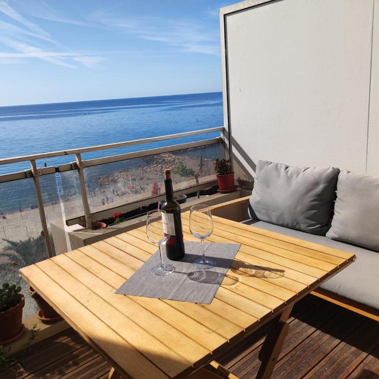 Seafront 2-bedroom duplex with lovely terrace - Apartment mit 2 Schlafzimmern - 17