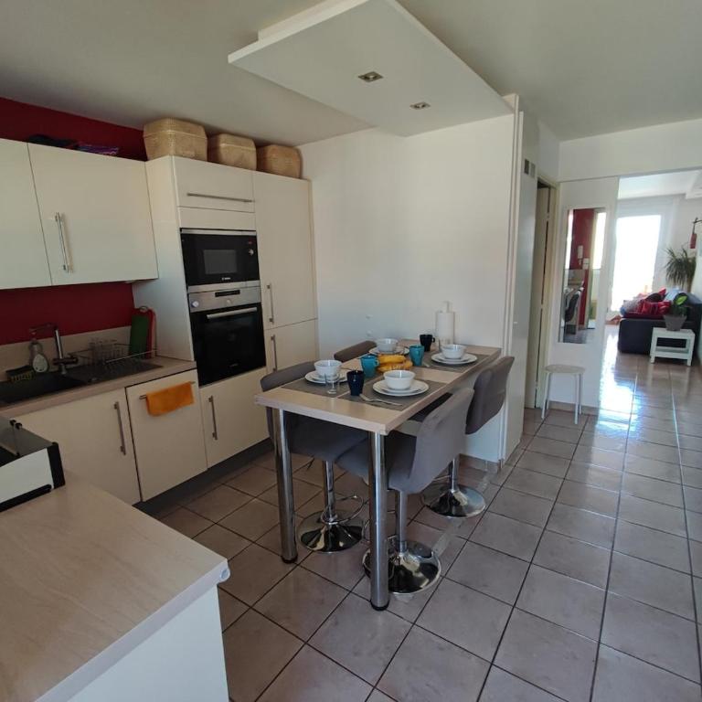 Seafront 2-bedroom duplex with lovely terrace - Apartment mit 2 Schlafzimmern - 20