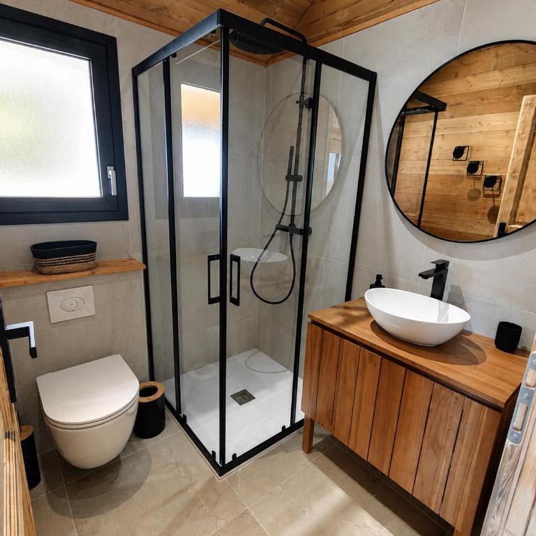 Les 2 Chalets Alpins & Bains Nordiques - Two-Bedroom Chalet - 13