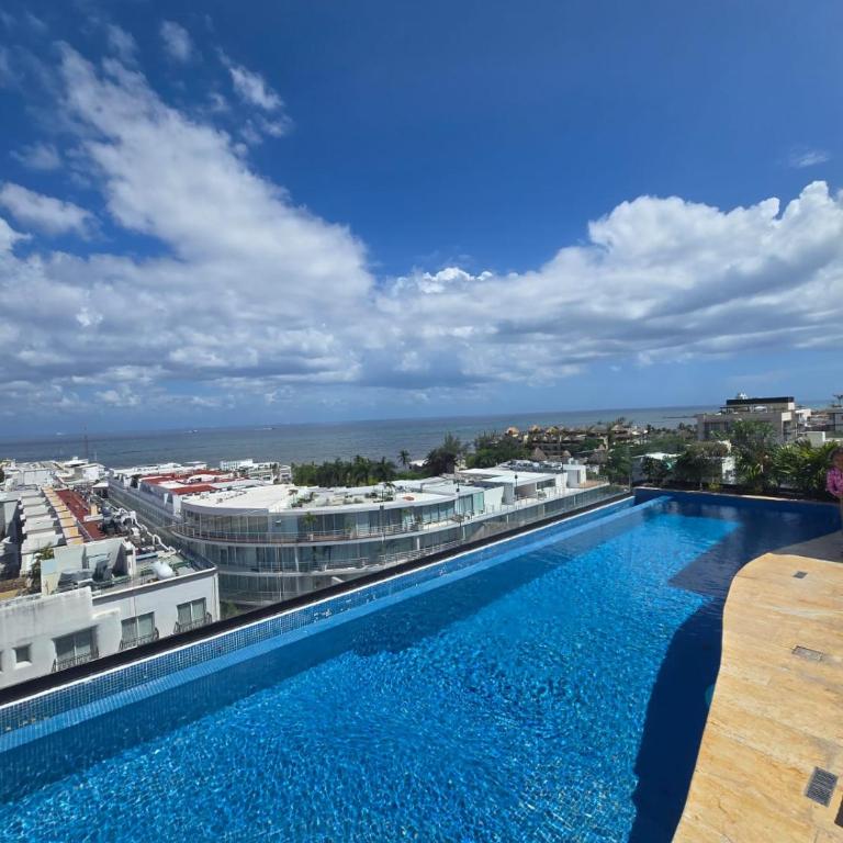 Apartment steps from the beach, rooftop pool, H101 - One-Bedroom Apartment - 2