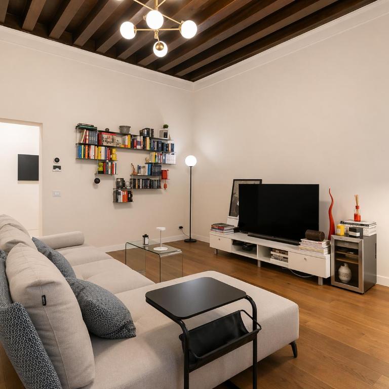 Renovated and Spacious flat near San Marco - Appartamento con 2 Camere da Letto - 1