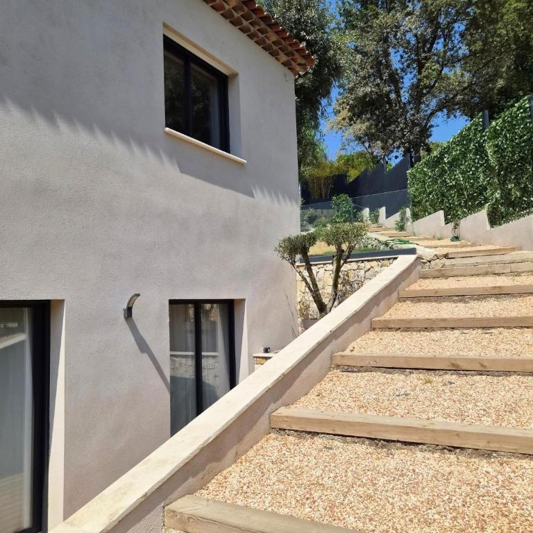 Modern villa with pool in Saint-Paul-de-Vence - Casa con 4 camere da letto - 56
