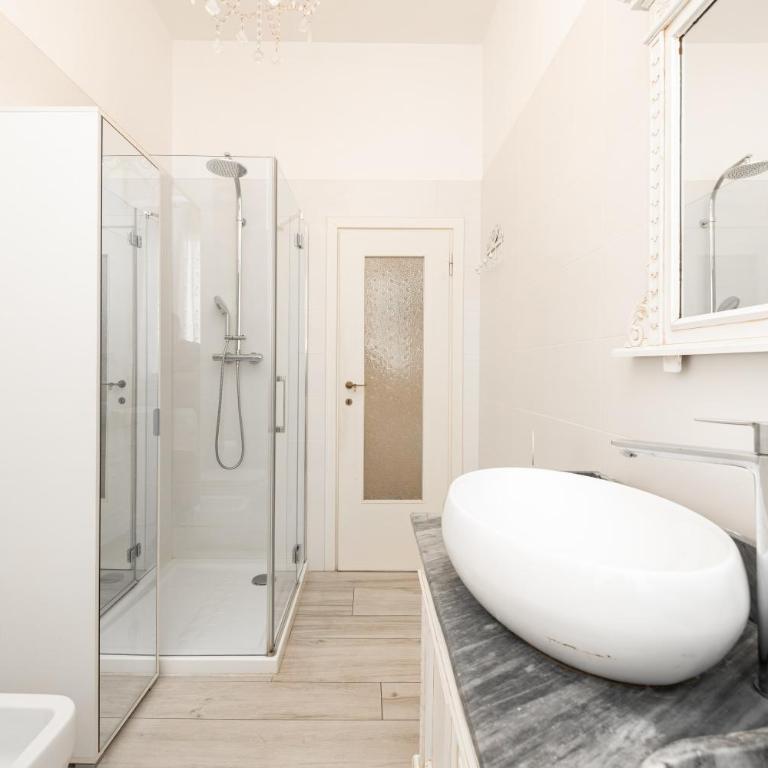 Finelli Luxury Apartment, In the Heart of Bologna - Appartamento con 2 Camere da Letto - 15