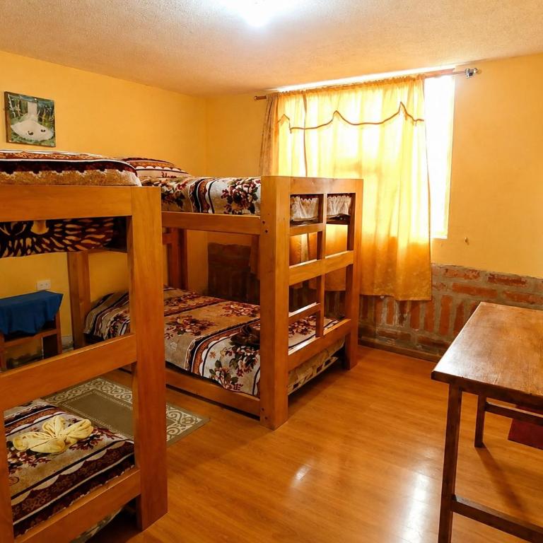 Hostal el Vaquero - Bed in 4-Bed Dormitory Room - 2