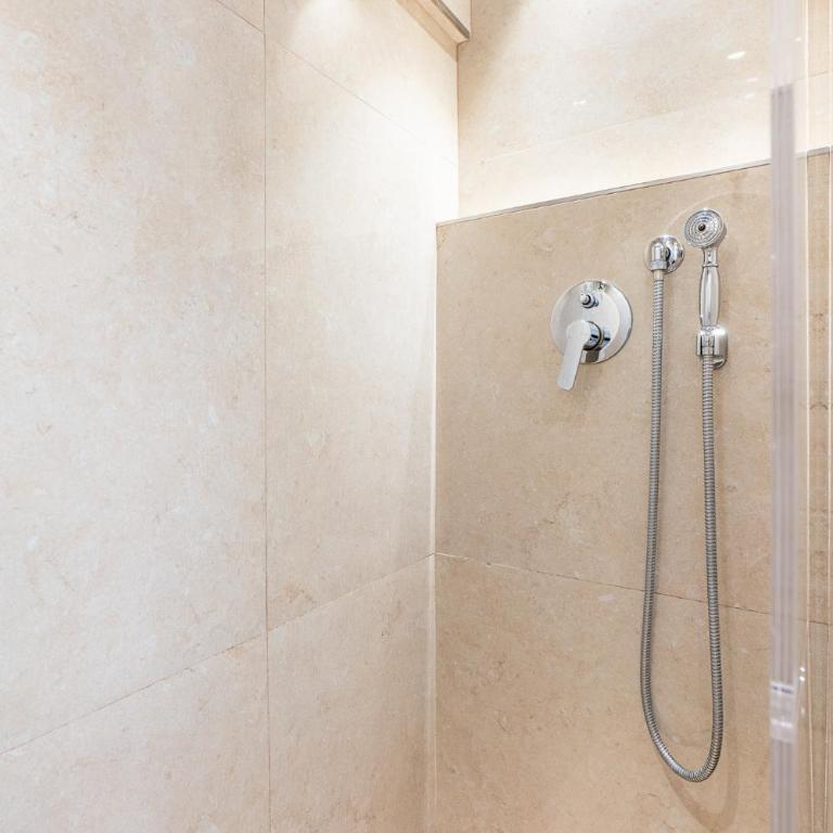 Moderna Suite "Duomo", SMN a 2 passi, Wi-Fi e AC - Chambre Double Supérieure - 10