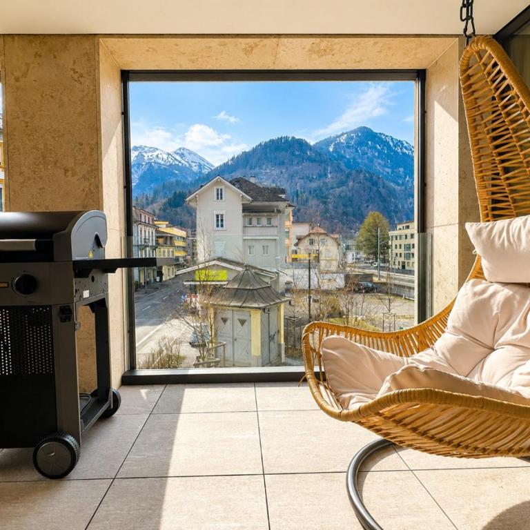 Jungfrau View Luxury Apartment at Interlaken West Station with Terrace and AC - Apartment - 60