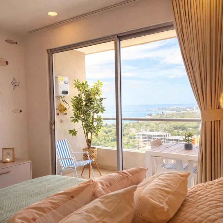 Loft with ocean views 1 min to beach pools - One-Bedroom Apartment - 1