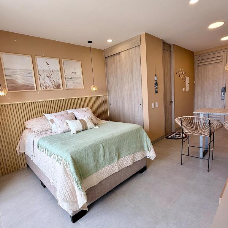 Loft with ocean views 1 min to beach pools - One-Bedroom Apartment - 14