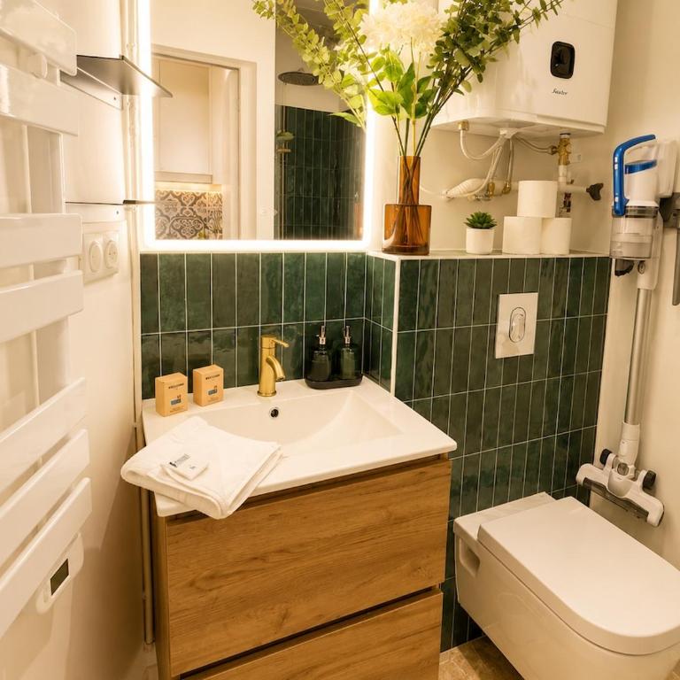 Bright Studio with Iconic Paris Rooftop Sunsets - Studio Supérieur - 2