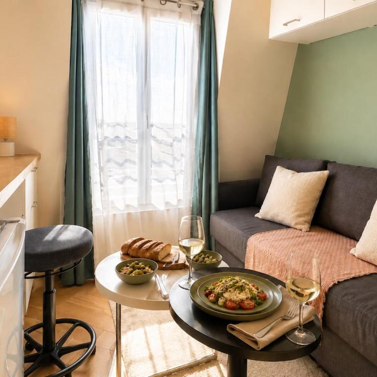 Bright Studio with Iconic Paris Rooftop Sunsets - Studio Supérieur - 5