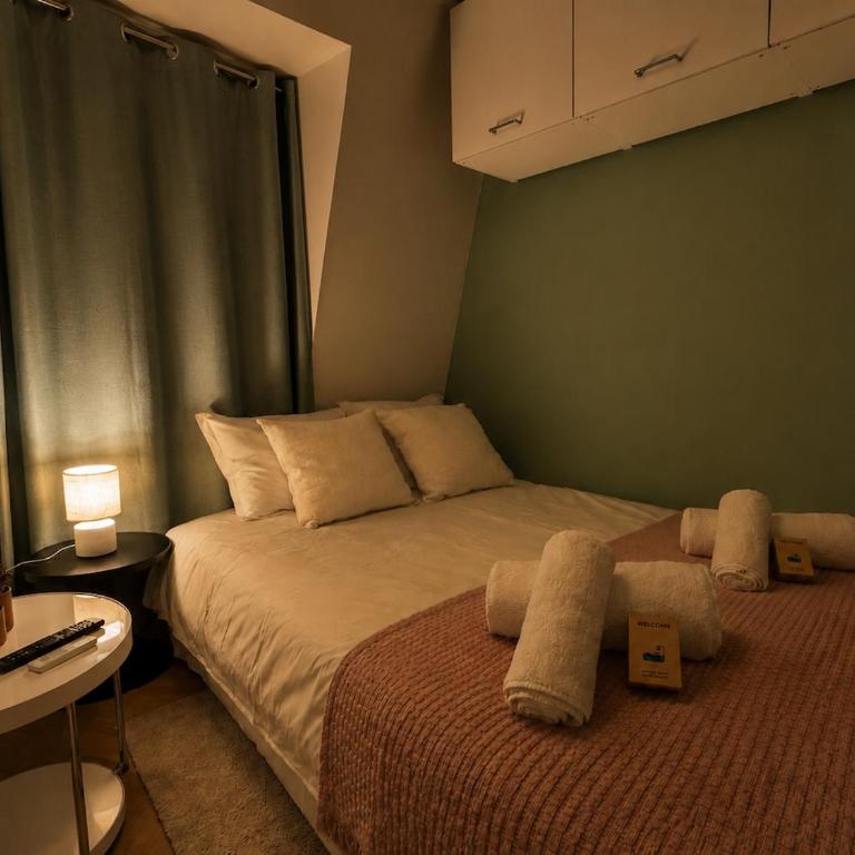 Bright Studio with Iconic Paris Rooftop Sunsets - Studio Supérieur - 13