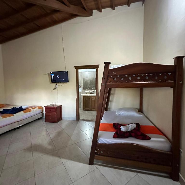 Hosteria Mirador del Sol - Family Room with Private Bathroom - 3