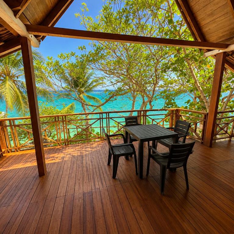 Isla Risa - Queen Room with Sea View - 1