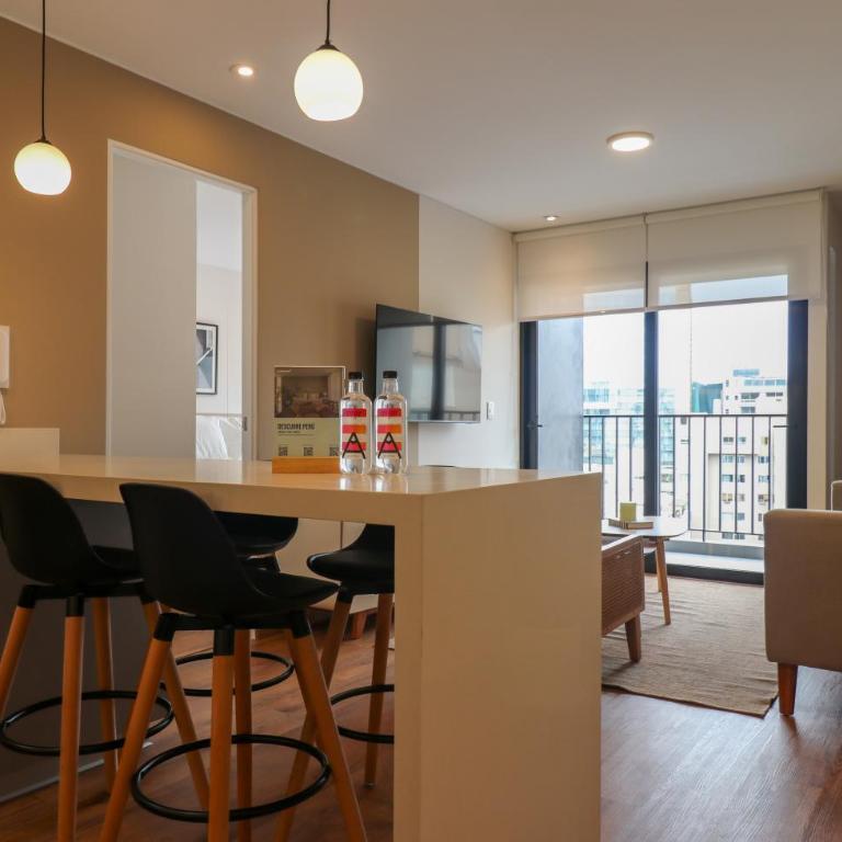 Schell Prime Living in the Heart of Miraflores by Wynwood House - Two-Bedroom Deluxe Apartment - 12