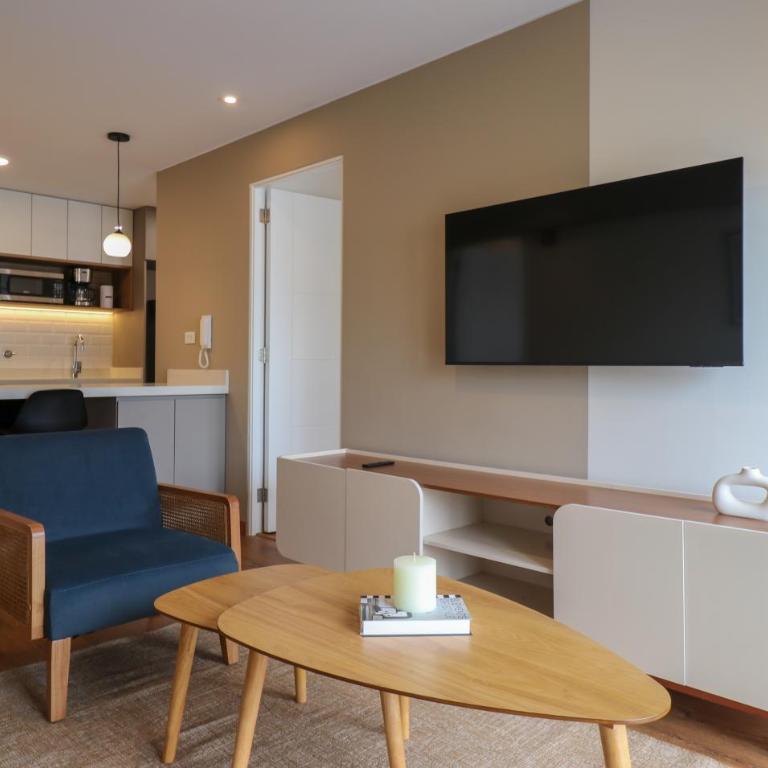 Schell Prime Living in the Heart of Miraflores by Wynwood House - Two-Bedroom Deluxe Apartment - 6