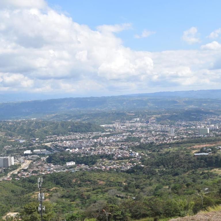 No apto - Apartamento con vistas a la ciudad - 2